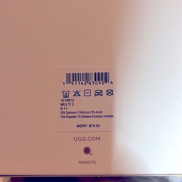 UGG cashmere crew socks fuchsia red black size 9-11 - Picture 3 of 3